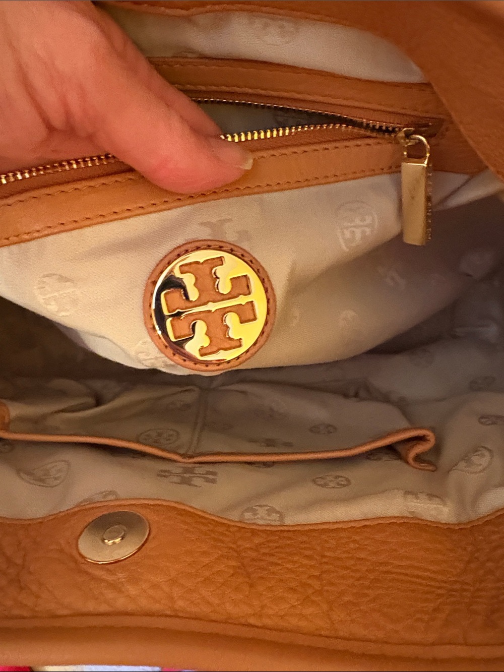 Tory Burch Amanda Leather Bag - Picture 7 of 13